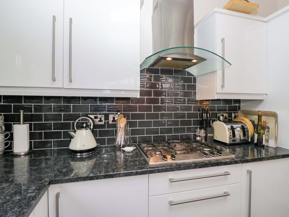 Dishwasher, cookware/dishes/utensils