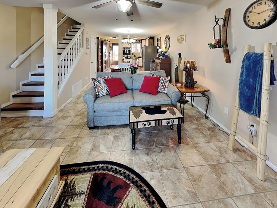 Condo (2 Bedrooms) | Property amenity