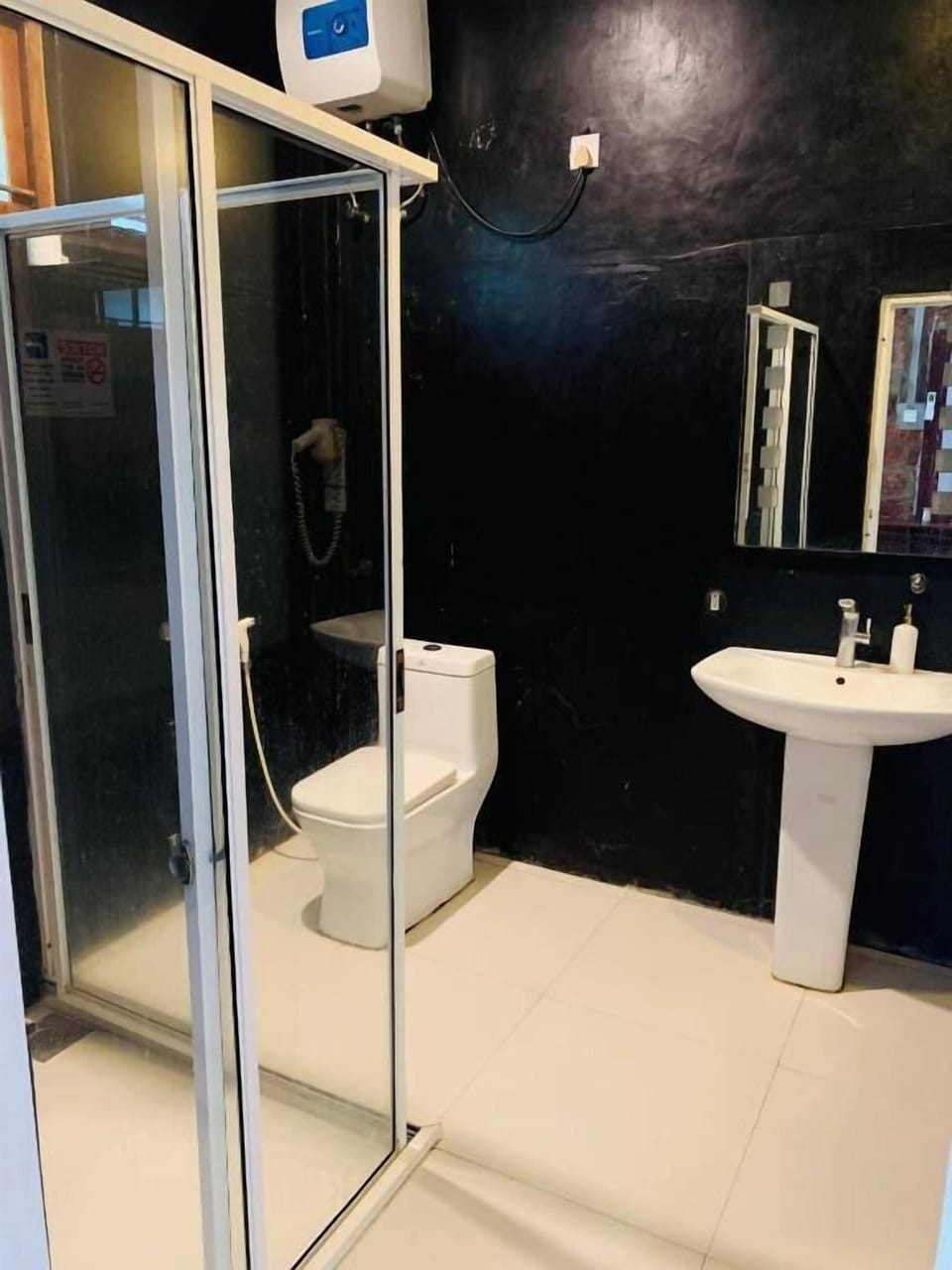 Family Double or Twin Room, Balcony, Garden View | Bathroom | Shower, free toiletries, hair dryer, bidet