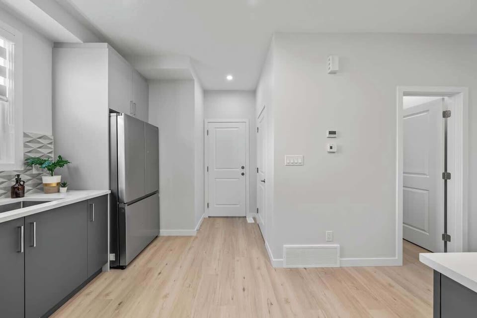 Fully equipped kitchen with everything you need for easy home cooked meals.