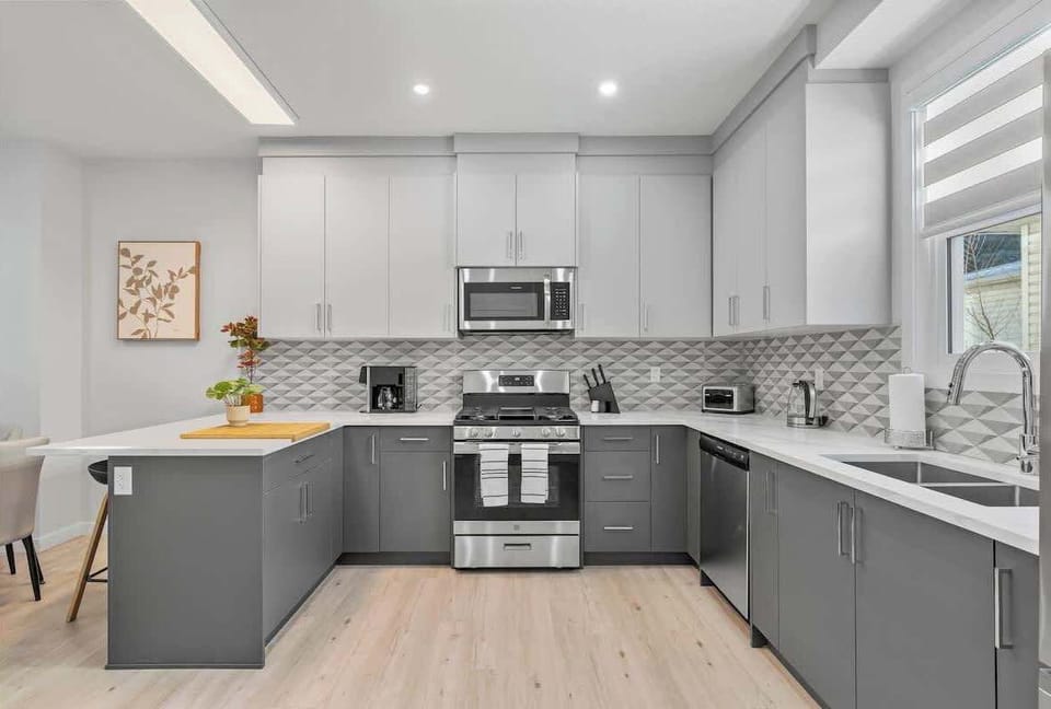 Fully equipped kitchen with everything you need for easy home cooked meals.