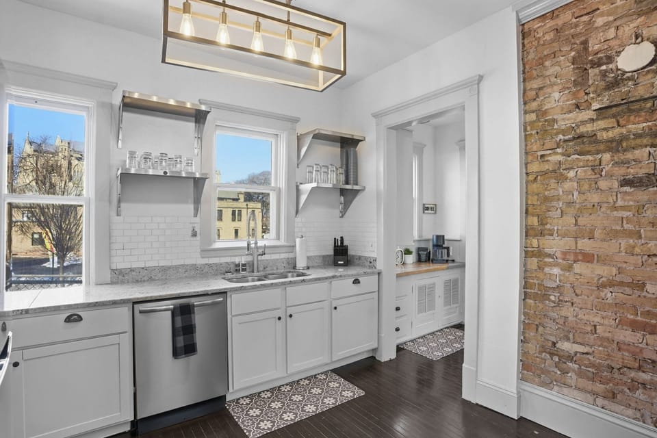 House (Multiple Bedrooms) | Property amenity