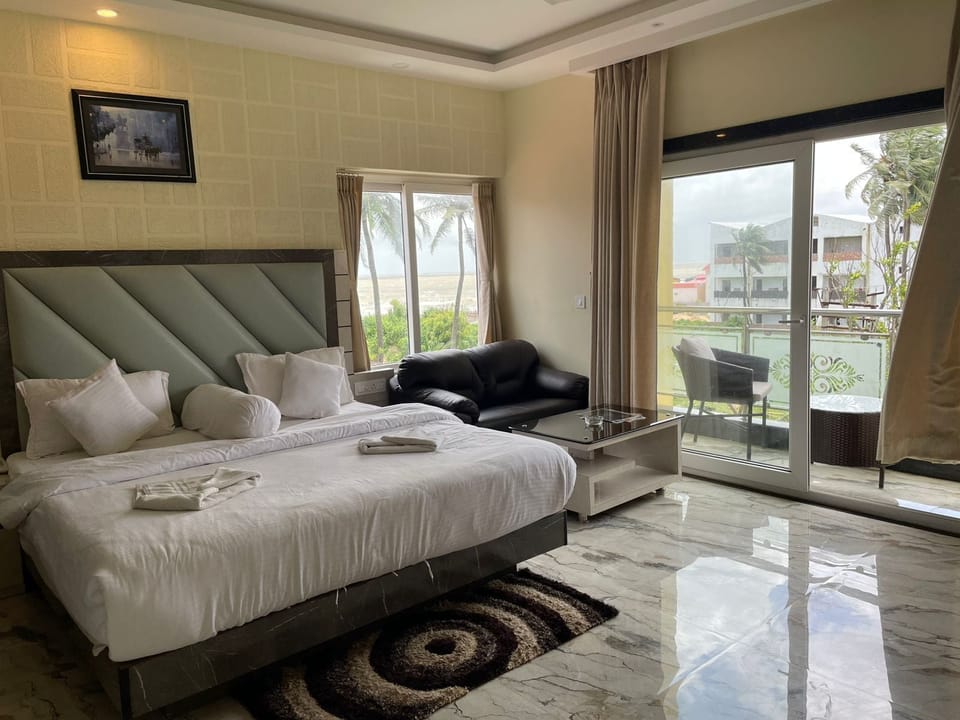Royal Cottage, Pool View | Laptop workspace, soundproofing, free WiFi, bed sheets