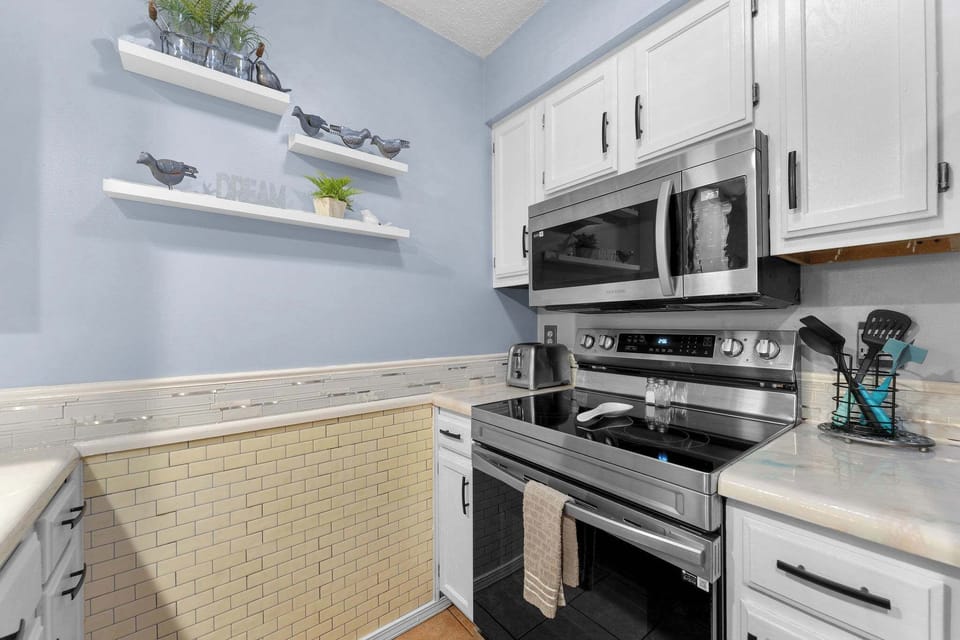 Stainless Electric Stove w/Microwave
