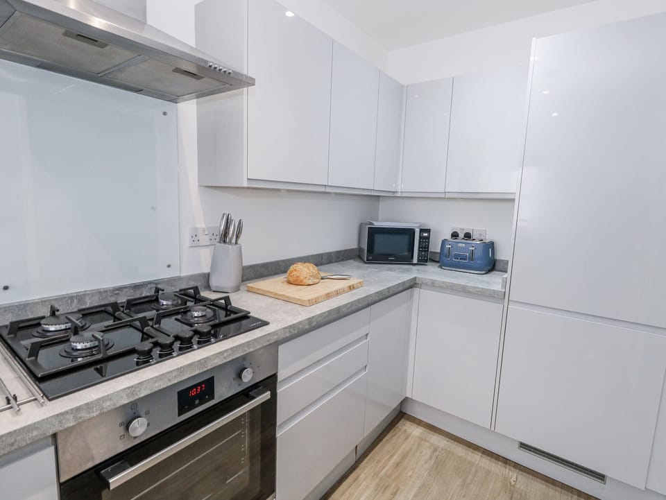 Dishwasher, cookware/dishes/utensils