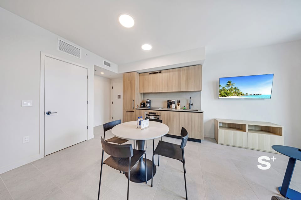 Condo | Private kitchen
