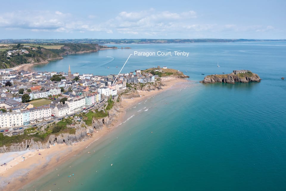 6 Paragon Court - Sea Front Apartment Apartment in Wales