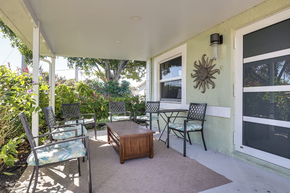 Front Porch | Outdoor Seating