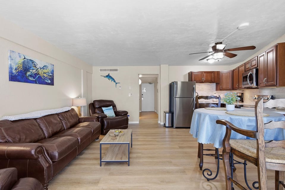 Condo, 1 King Bed with Sofa bed (Daytona Inn Beach Resort 409) | Living area
