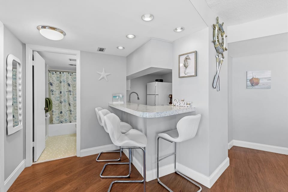 Condo, Multiple Beds (Peck Plaza 9NW) | Private kitchen | Oven, toaster