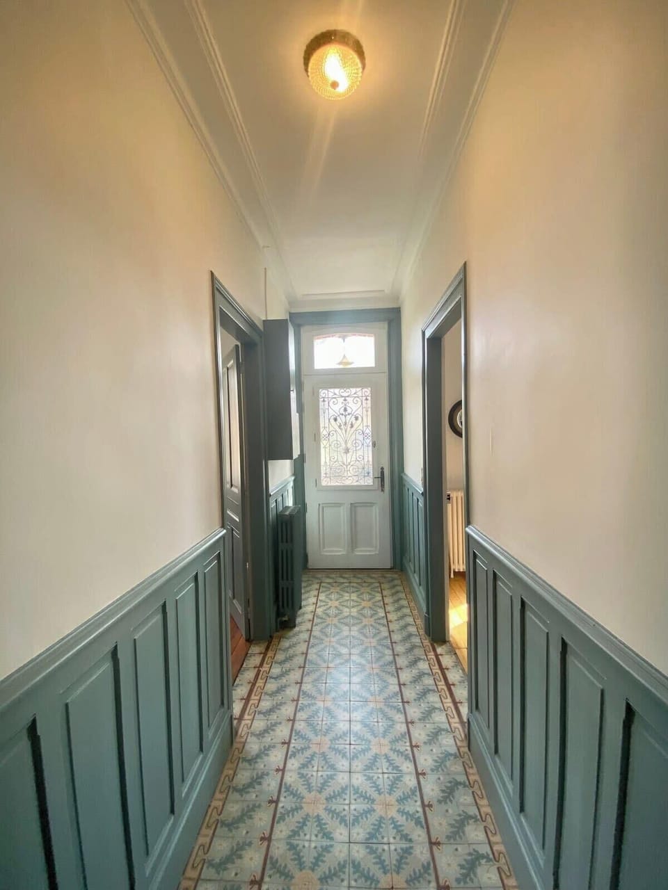Couloir d'entrée au rez-de-chaussée