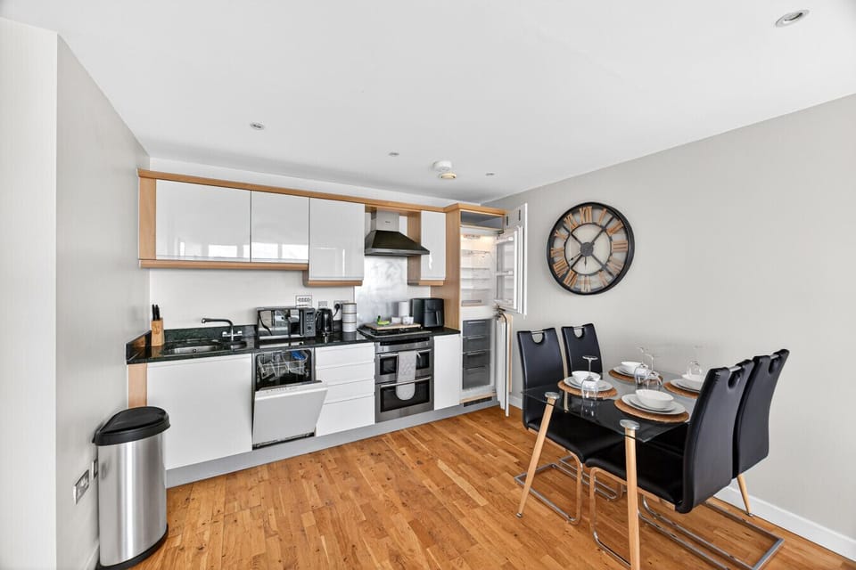 A fully equipped kitchen with everything you need to prepare a home cooked meal