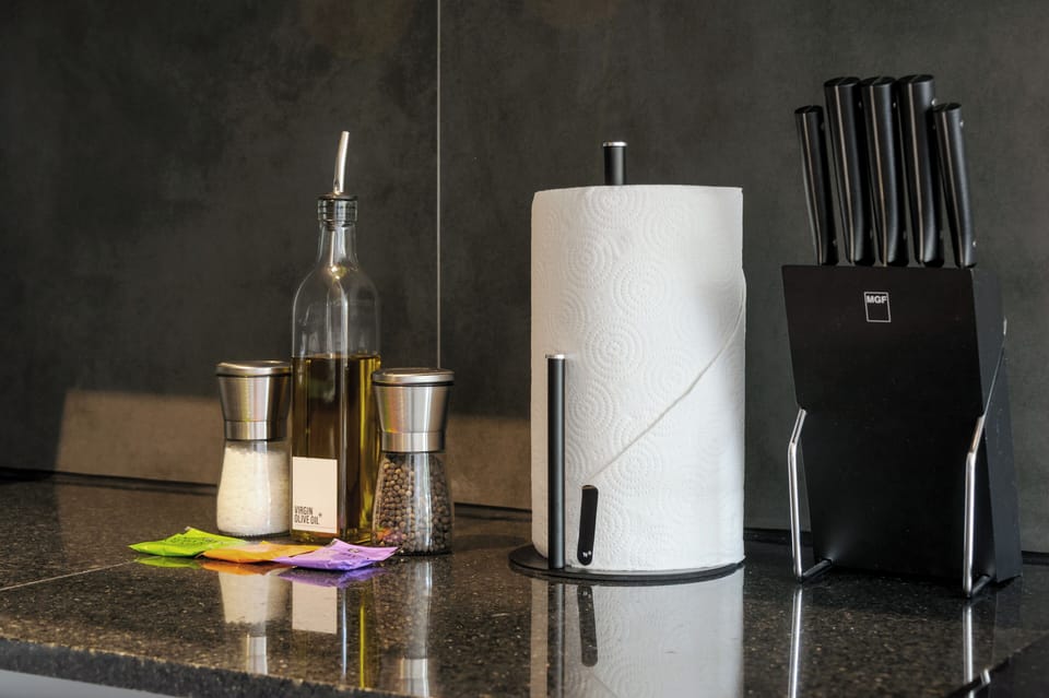 Apartment, 2 Bedrooms | Private kitchen | Microwave, stovetop, cookware/dishes/utensils