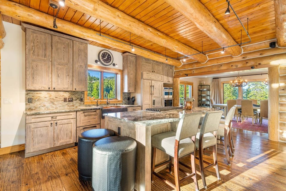 Fully equipped kitchen