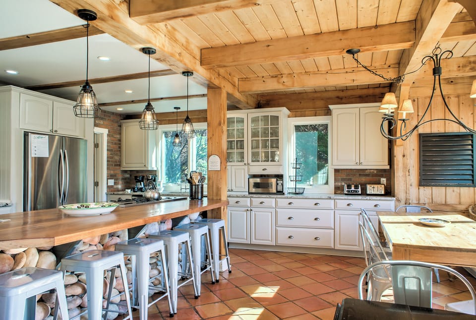 Kitchen | Pine Hollow