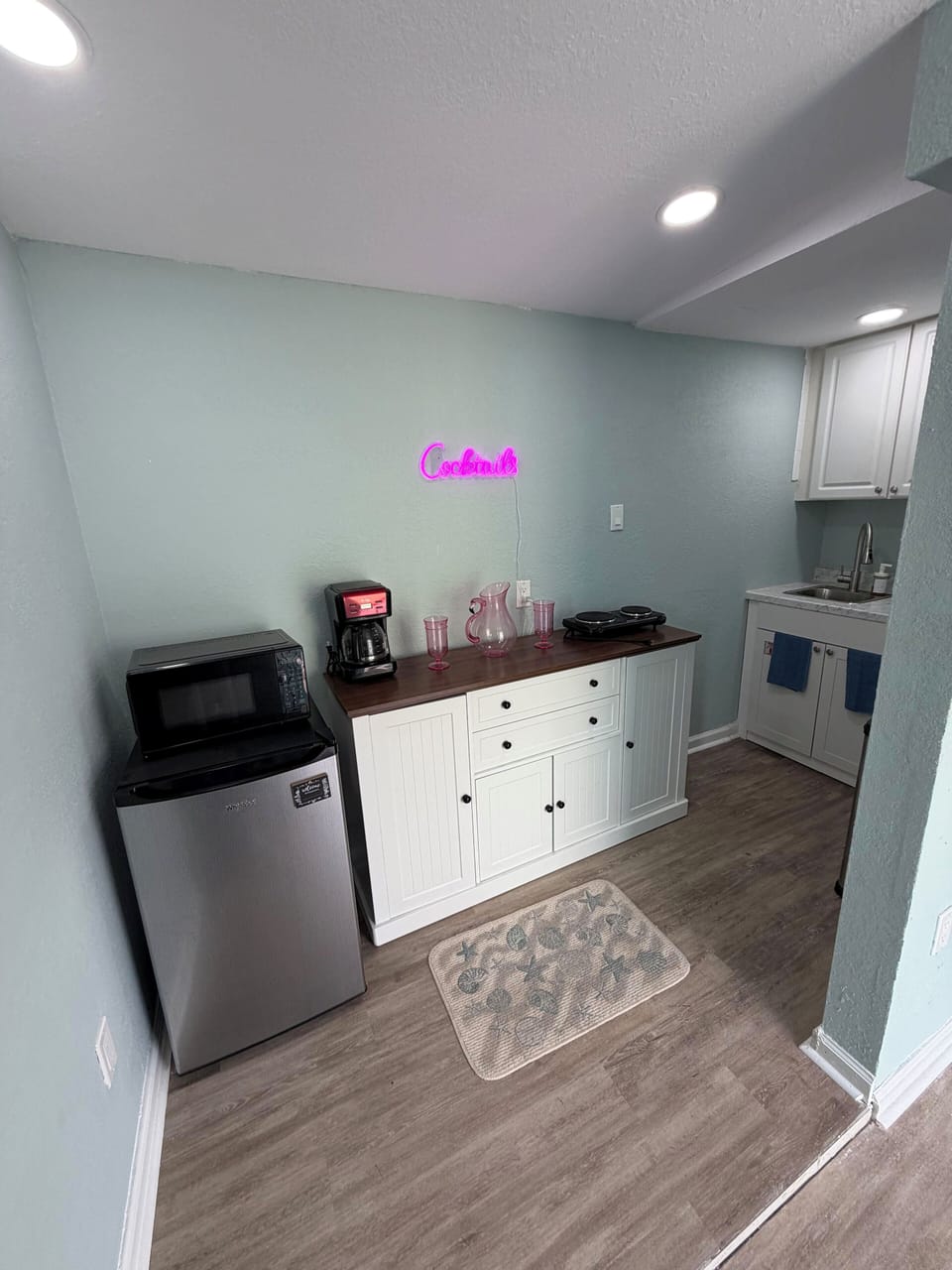 Comfort Studio, Patio, Garden View | Private kitchen | Microwave