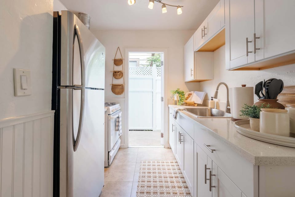 Bright kitchen with everything you need for easy meals at home.