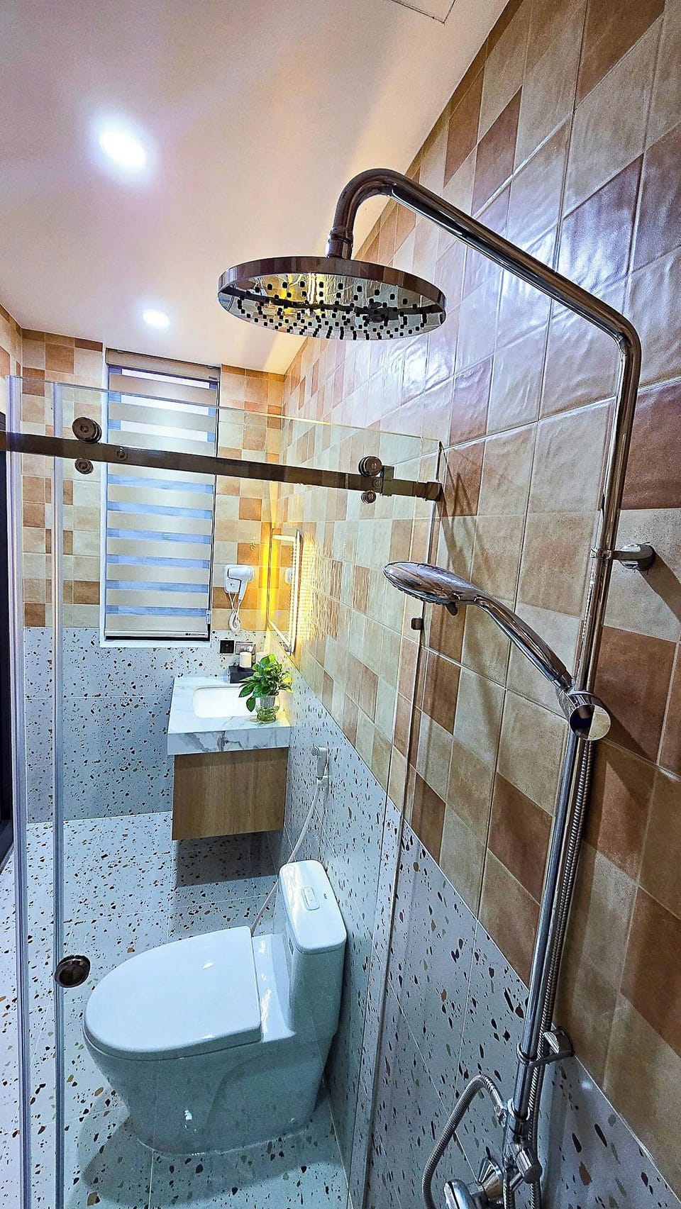 Superior Double Room | Bathroom | Free toiletries, hair dryer, towels, soap