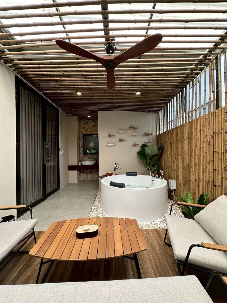 Indoor spa tub
