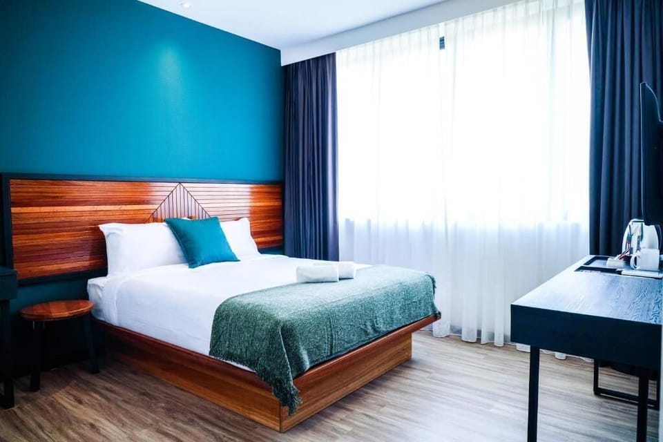 Deluxe Queen Room | Desk, laptop workspace, WiFi (free)