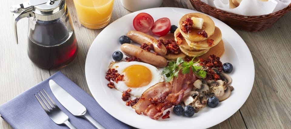 Daily English breakfast for a fee