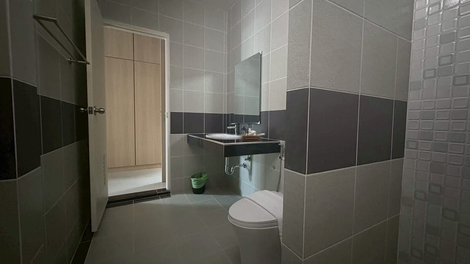 Villa | Bathroom | Free toiletries, towels