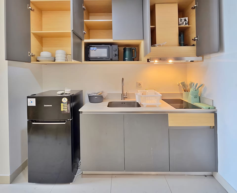 Apartment, 2 Bedrooms, City View | Private kitchen | Fridge, microwave, stovetop, cookware/dishes/utensils