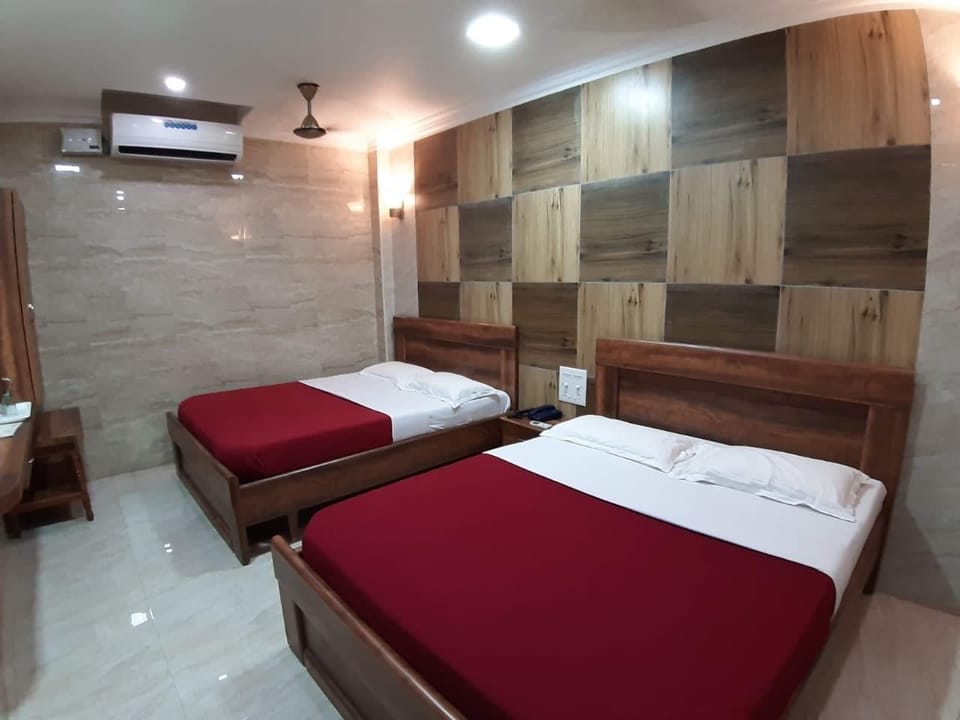 Premium bedding, desk, free WiFi, bed sheets