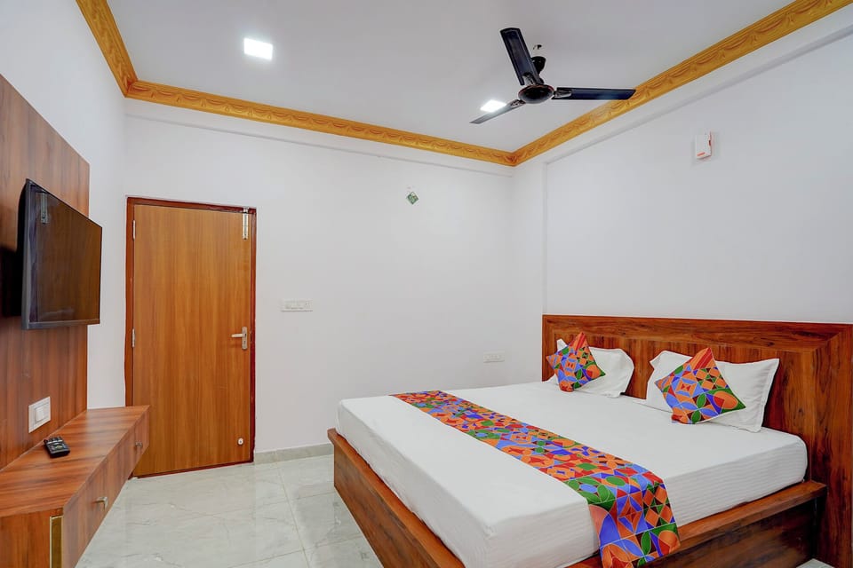 Egyptian cotton sheets, premium bedding, free WiFi, bed sheets