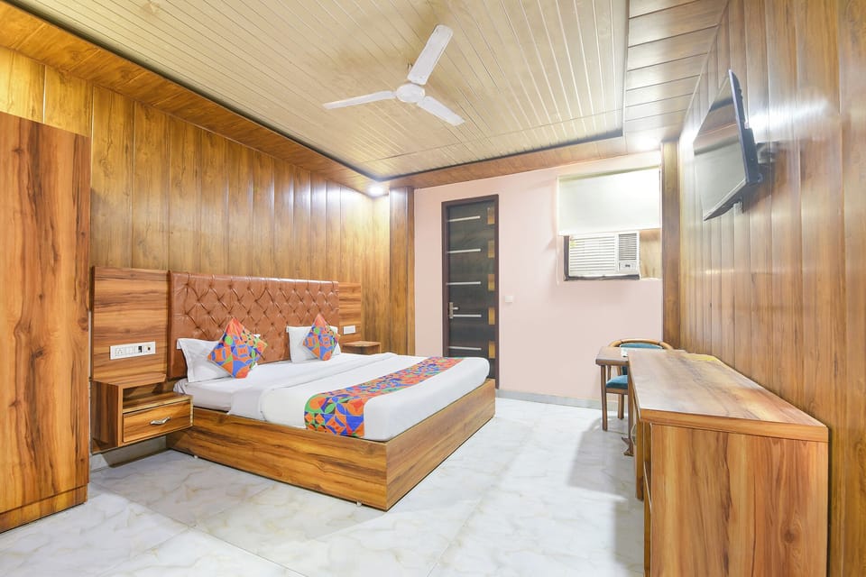 Deluxe Room | Egyptian cotton sheets, premium bedding, in-room safe, free WiFi