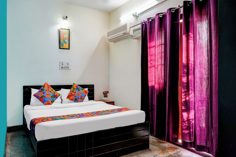 Egyptian cotton sheets, premium bedding, in-room safe, free WiFi