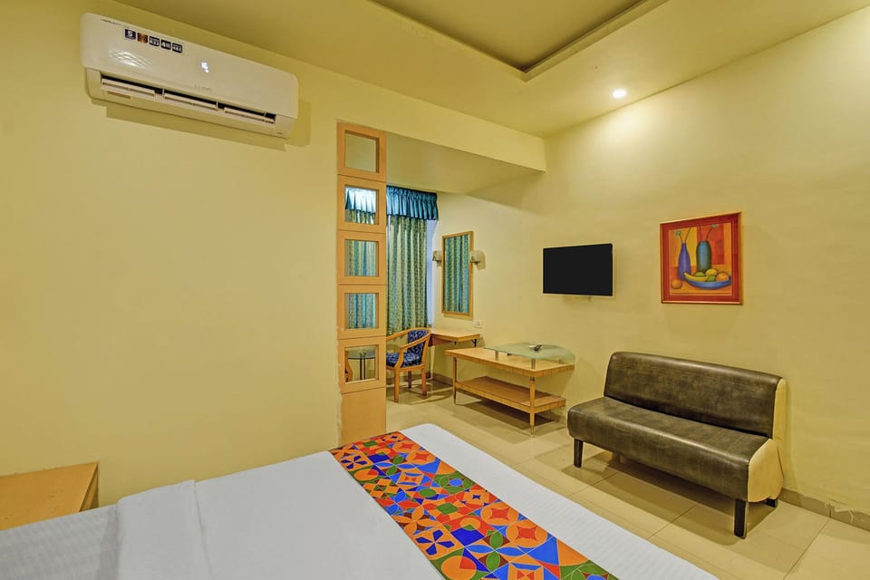 Egyptian cotton sheets, premium bedding, in-room safe, free WiFi