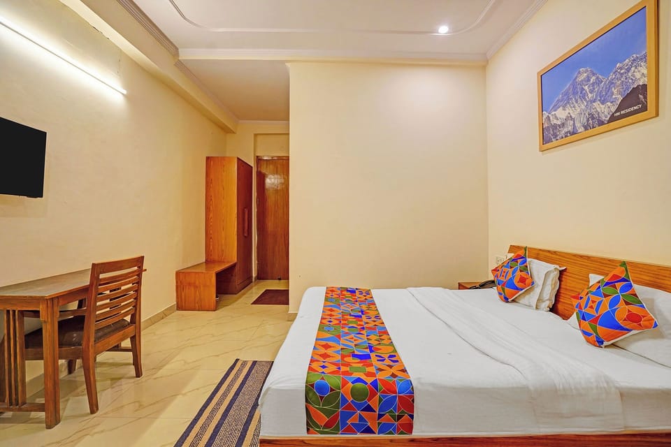 Egyptian cotton sheets, premium bedding, in-room safe, free WiFi