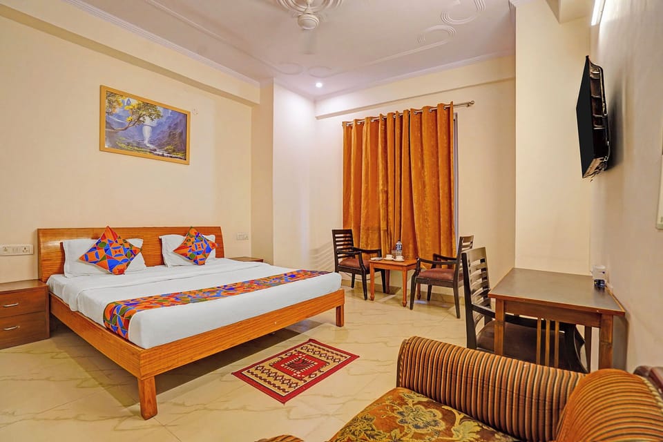 Egyptian cotton sheets, premium bedding, in-room safe, free WiFi