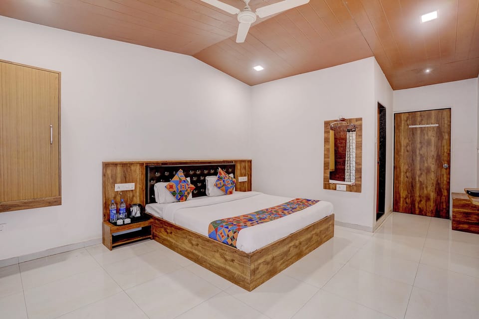 Deluxe Room | Egyptian cotton sheets, premium bedding, in-room safe, free WiFi