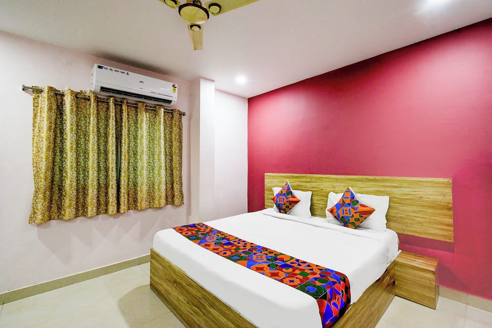 Deluxe Room | Egyptian cotton sheets, premium bedding, in-room safe, free WiFi