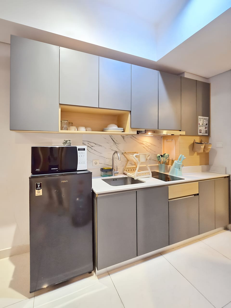 Apartment, 2 Bedrooms, City View | Private kitchen | Fridge, microwave, stovetop, cookware/dishes/utensils