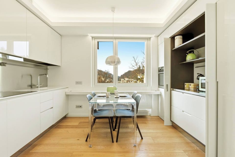 Apartment, 2 Bedrooms | Dining room
