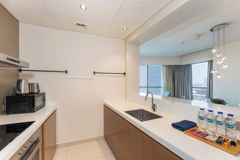 Luxury Apartment, 2 Bedrooms, Non Smoking, City View | Private kitchen | Fridge, microwave, oven, stovetop