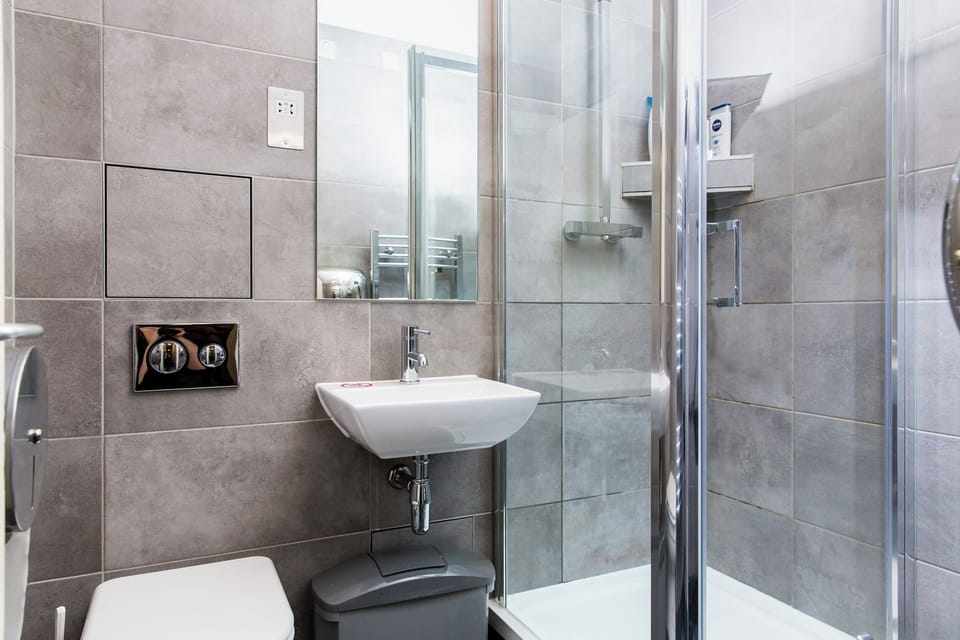 Standard Single Room | Bathroom