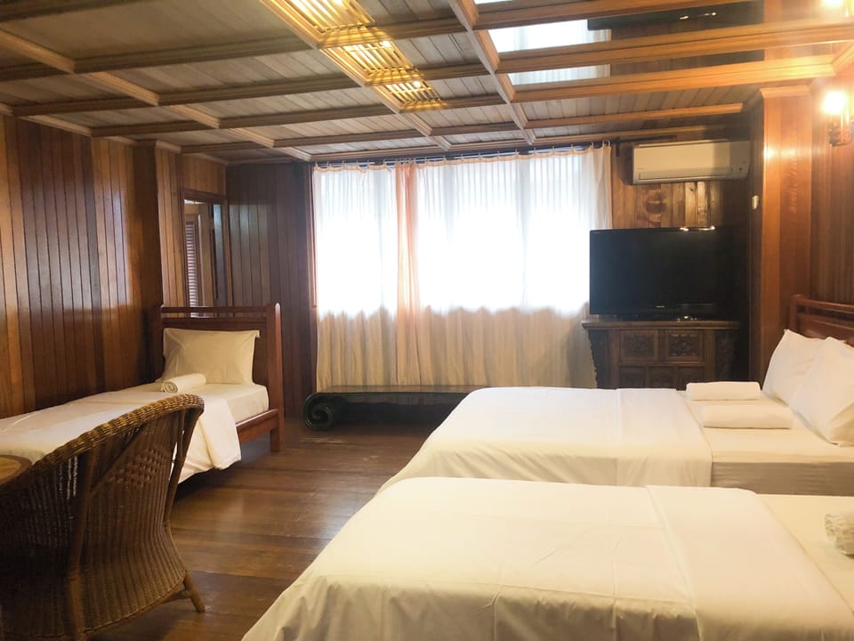 Family Studio Suite | Iron/ironing board, free WiFi