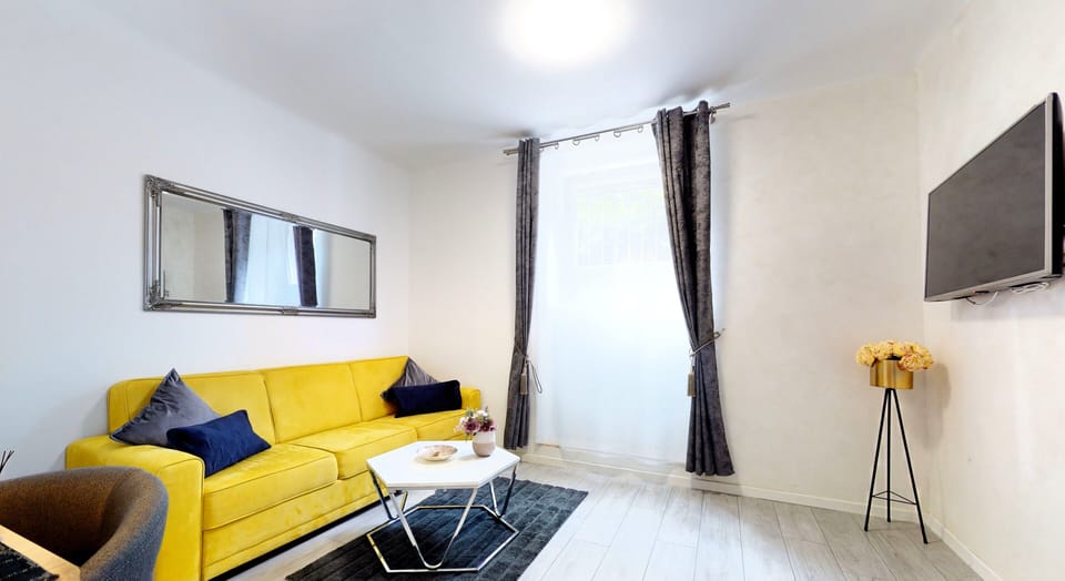 Apartment, 2 Bedrooms | Living area