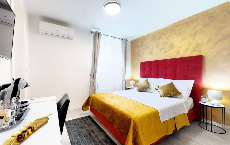 Apartment, 2 Bedrooms | Minibar, WiFi (free), bed sheets