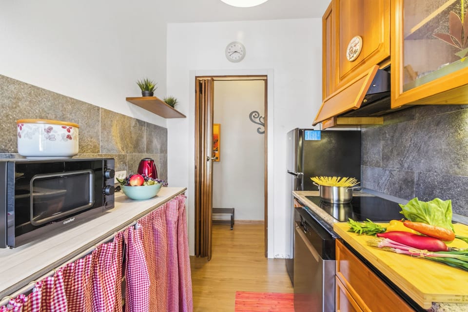 Family Apartment, Multiple Bedrooms, Mountainside (Casa Mirella Full AC And Terrace) | Private kitchen | Fridge, microwave, oven, stovetop