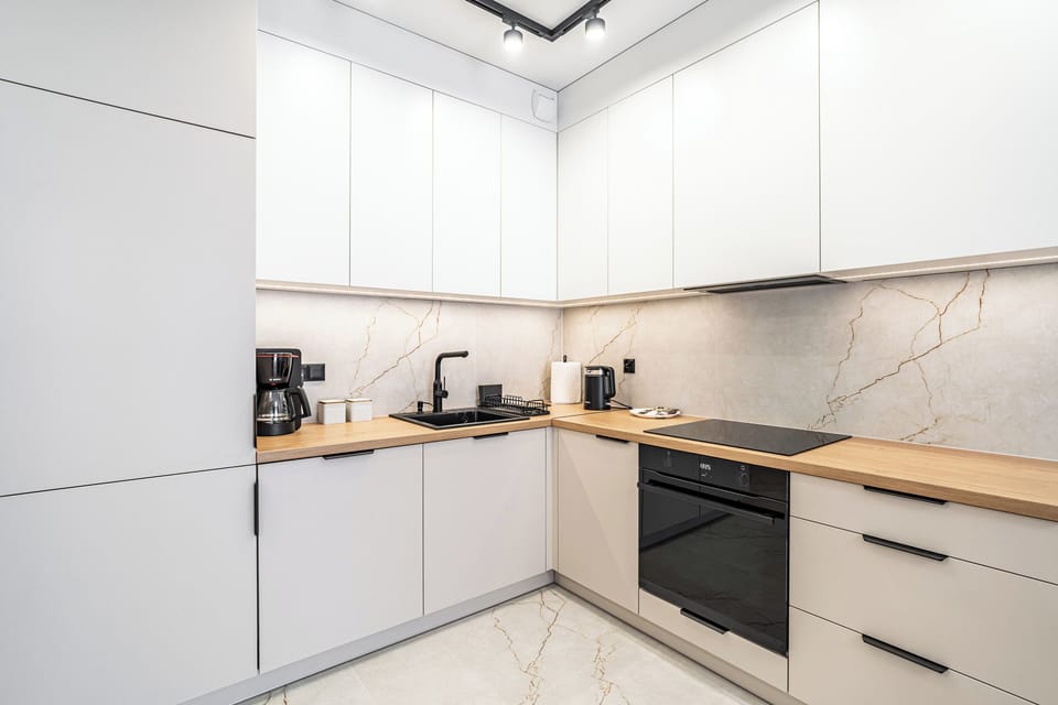 Apartment, Balcony | Private kitchenette | Coffee/tea maker, electric kettle
