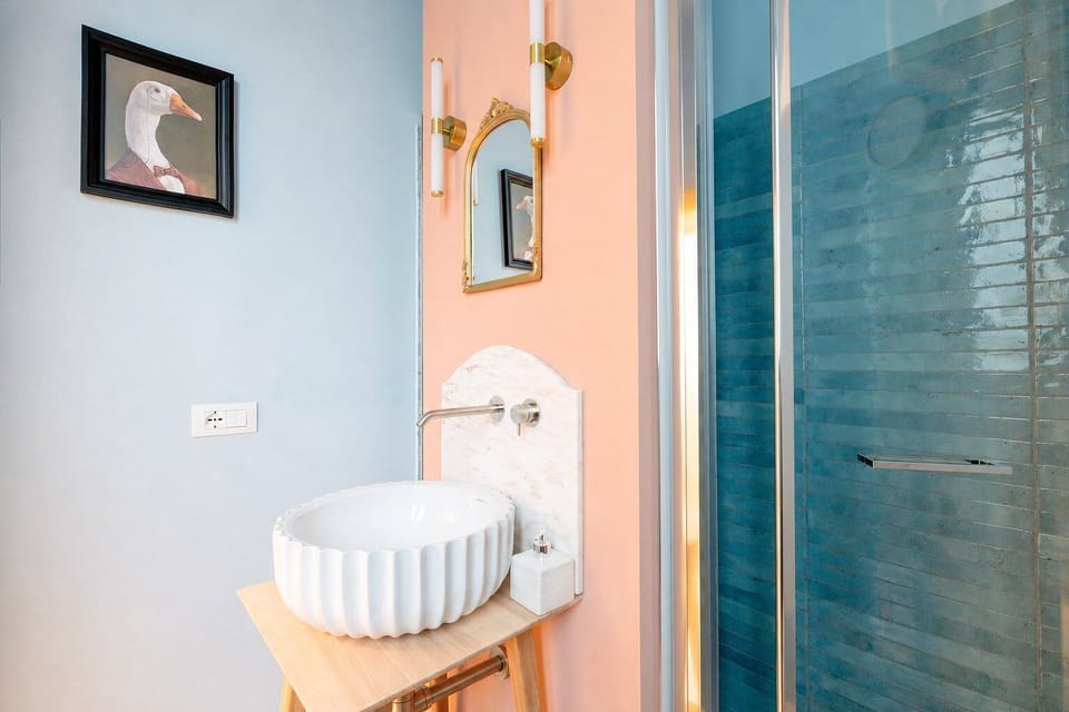 Classic Double Room | Bathroom | Shower, hair dryer, towels, soap