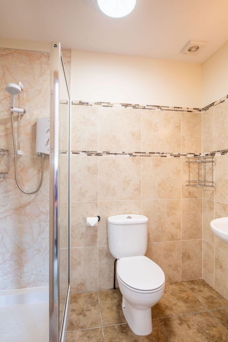 Toilet Seat, Bathroom, Plumbing Fixture, Toilet, Wall, Flooring, Floor, Plumbing, Interior Design, Shower