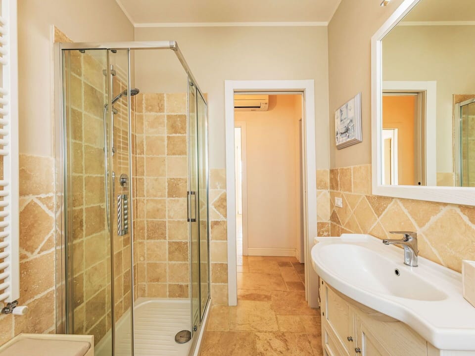 Flooring, Plumbing Fixture, Floor, Bathroom, Interior Design, Ceiling, Plumbing, Sink, Door, Home