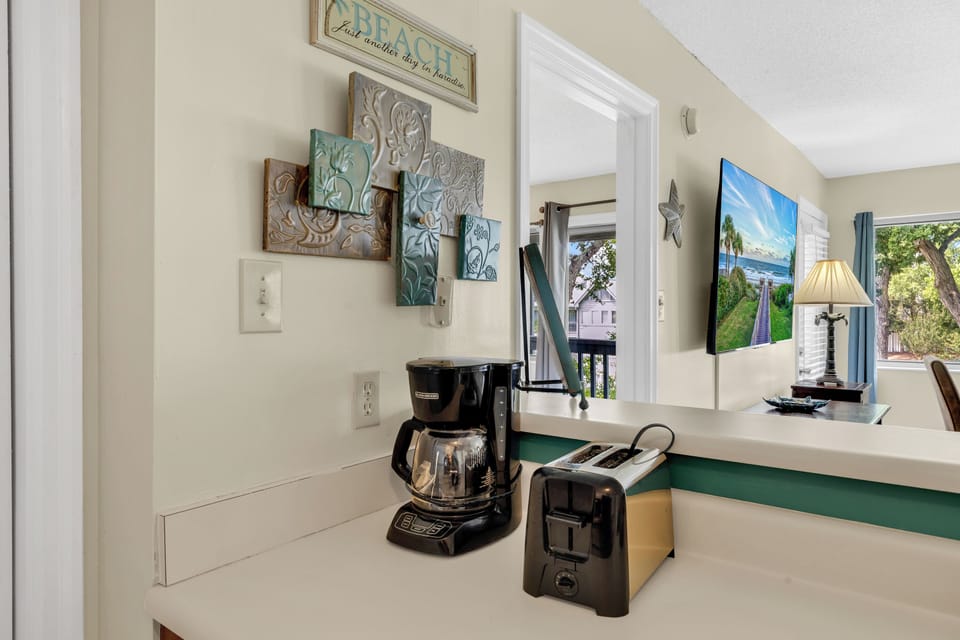 Signature Condo, 2 Bedrooms, Pool View | Private kitchen | Coffee/tea maker, fridge, microwave, oven
