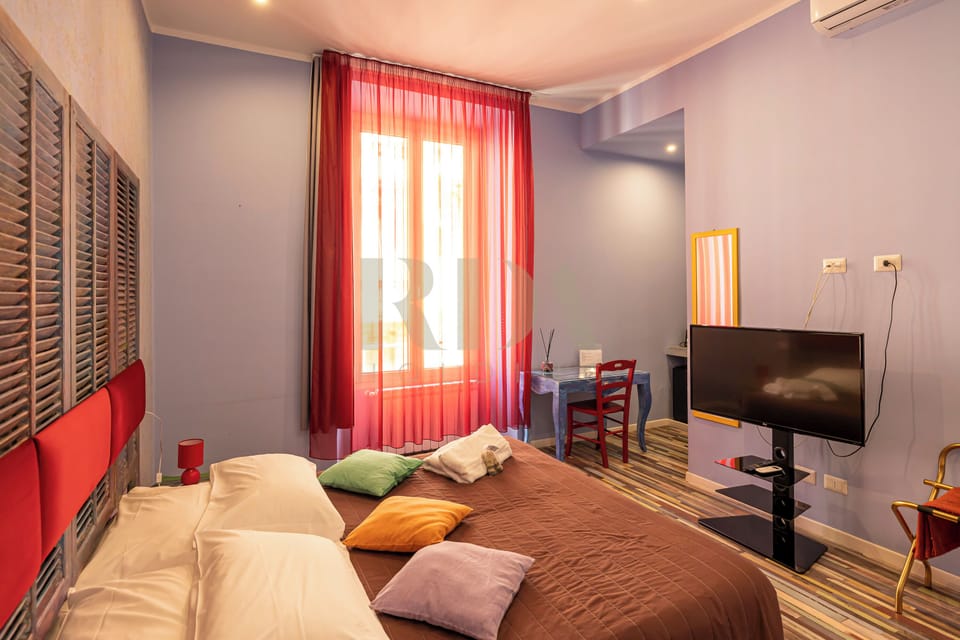 Deluxe Double or Twin Room | In-room safe, individually decorated, individually furnished, desk